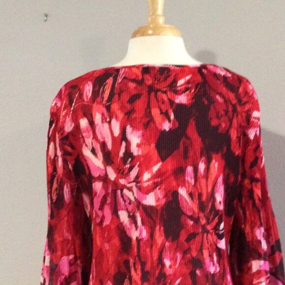 Catherine's Colorful Sheer Crinkle Stretch  Bell Sleeve Tunic Top 2X (22-24) - Picture 9 of 16